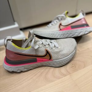Nike Infinity React Running Shoes, Size 6